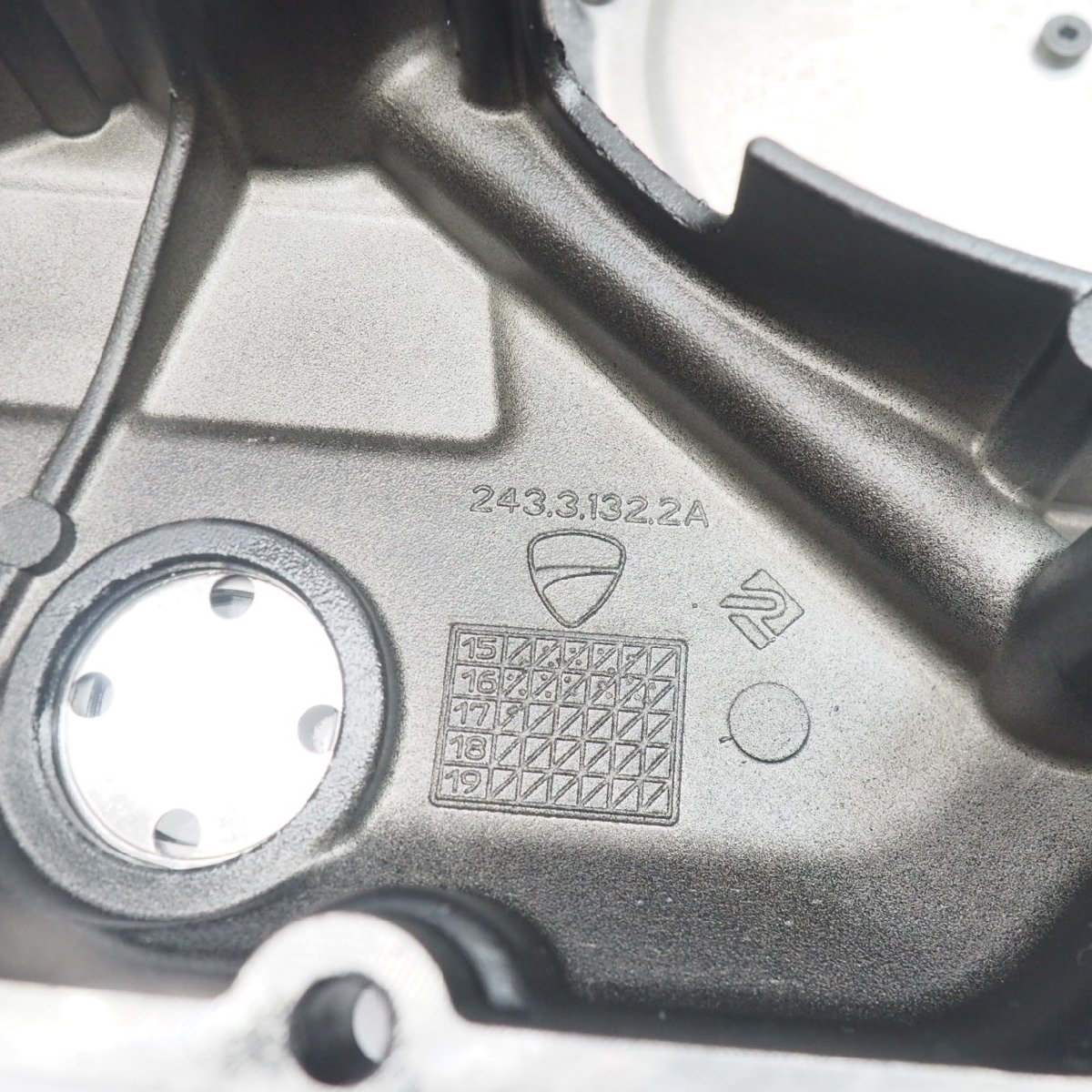 ドゥカティ DIAVEL クラッチカバー エンジンカバー ducati 1200 engineカバー_画像5