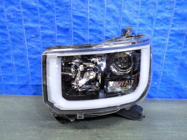 2243　ウェイク　LA700S　LA710S　左ライト　LED　W2664　美品_画像1