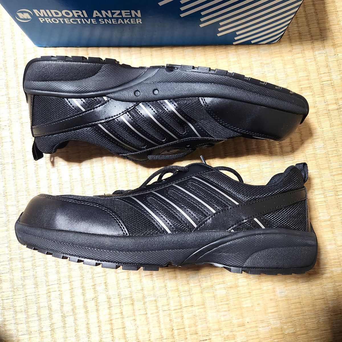  actual use none green safety shoes SL-601 29cmEEE super light weight . core entering sneakers black 80s24-0438