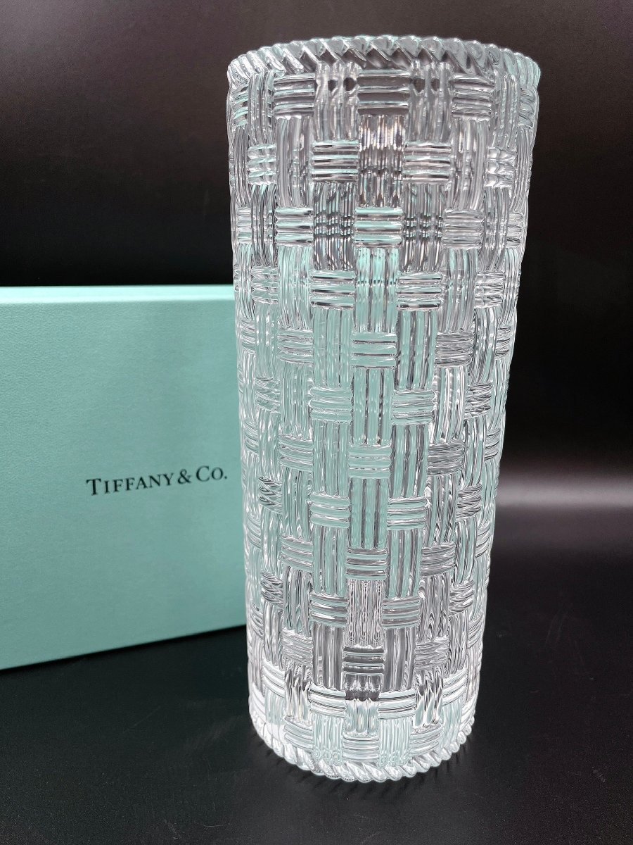 ティファニー TIFFANY＆Co. 花瓶 フラワーベース クリスタル 高さ20センチ 箱あり （HF008）_画像1
