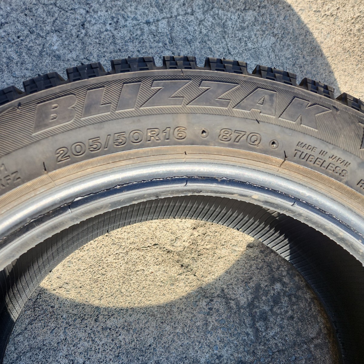 BRIDGESTONE BLIZZAK VRX 205/50R16　87Q　2015年製　9分山　中古スタッドレス_画像10