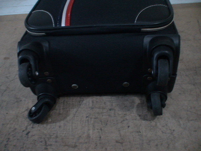 5320 Guy Laroche 黒　機内持ち込みOK　軽量　鍵付　スーツケース　キャリケース　旅行用　ビジネストラベルバック_画像6