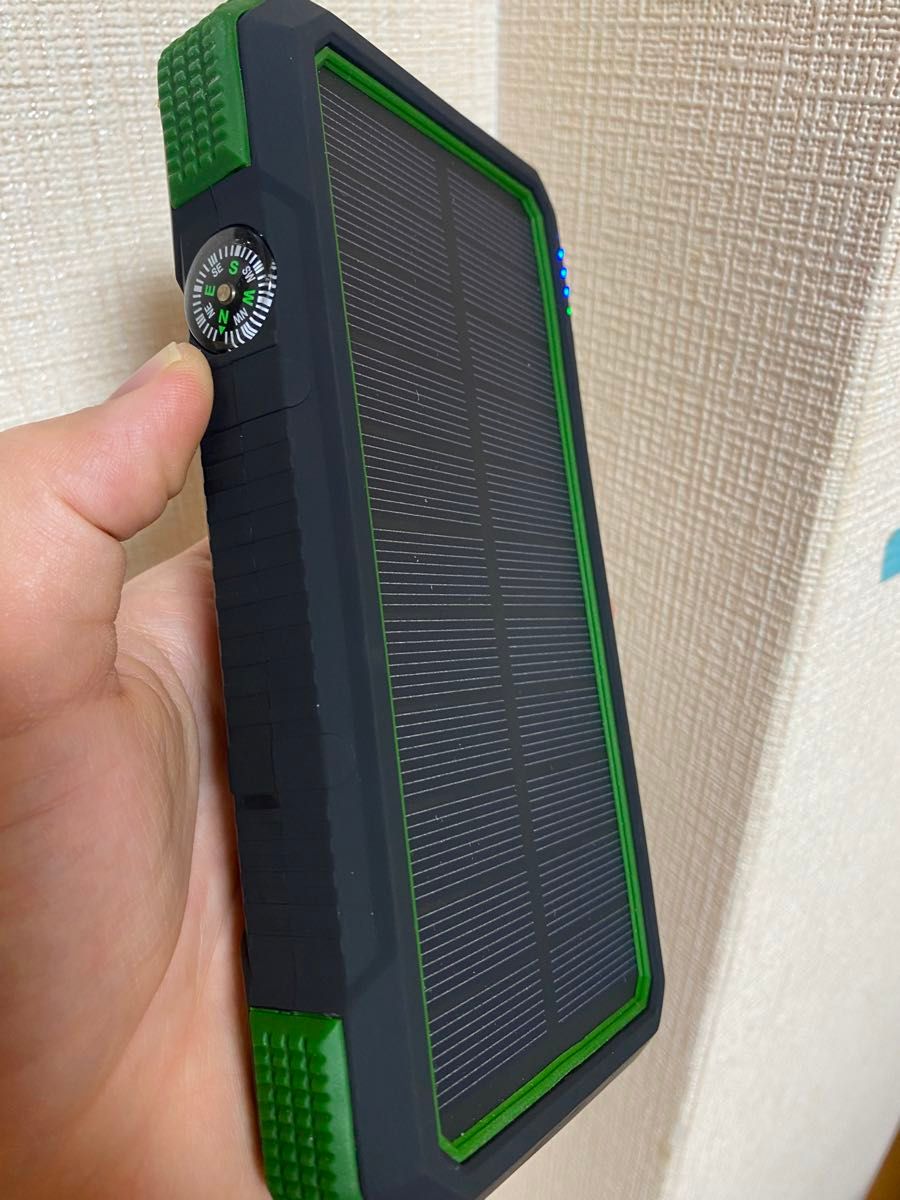 新品未使用　モバイルバッテリー ソーラー充電器 3.0急速充電 20000mAh