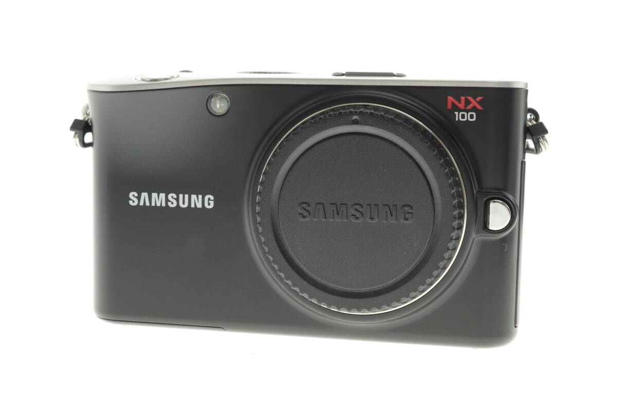 VMPD6-25-17 SAMSUNG サムスン ミラーレス一眼カメラ NX100 デジタルカメラ レンズ 1:2.8 20mm 付属品付き 自宅保管品 未使用_画像2