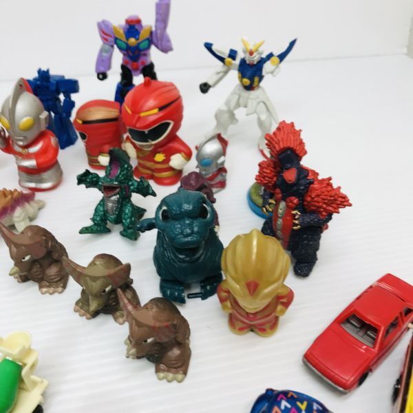 【玩具まとめ】大量 ミニカー ソフビ 怪獣 特撮 ウルトラマン スーパー戦隊 ガンダム トミカ ブリキ チョロQ 食玩 昭和レトロ アンティーク_画像6