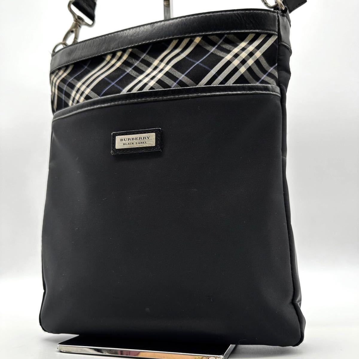 1601 廃盤入手困難● BURBERRY BLACK LABEL バーバリーブラックレーベル ショルダーバッグ チェック メンズ 斜めかけ ロゴプレート 金具_画像1