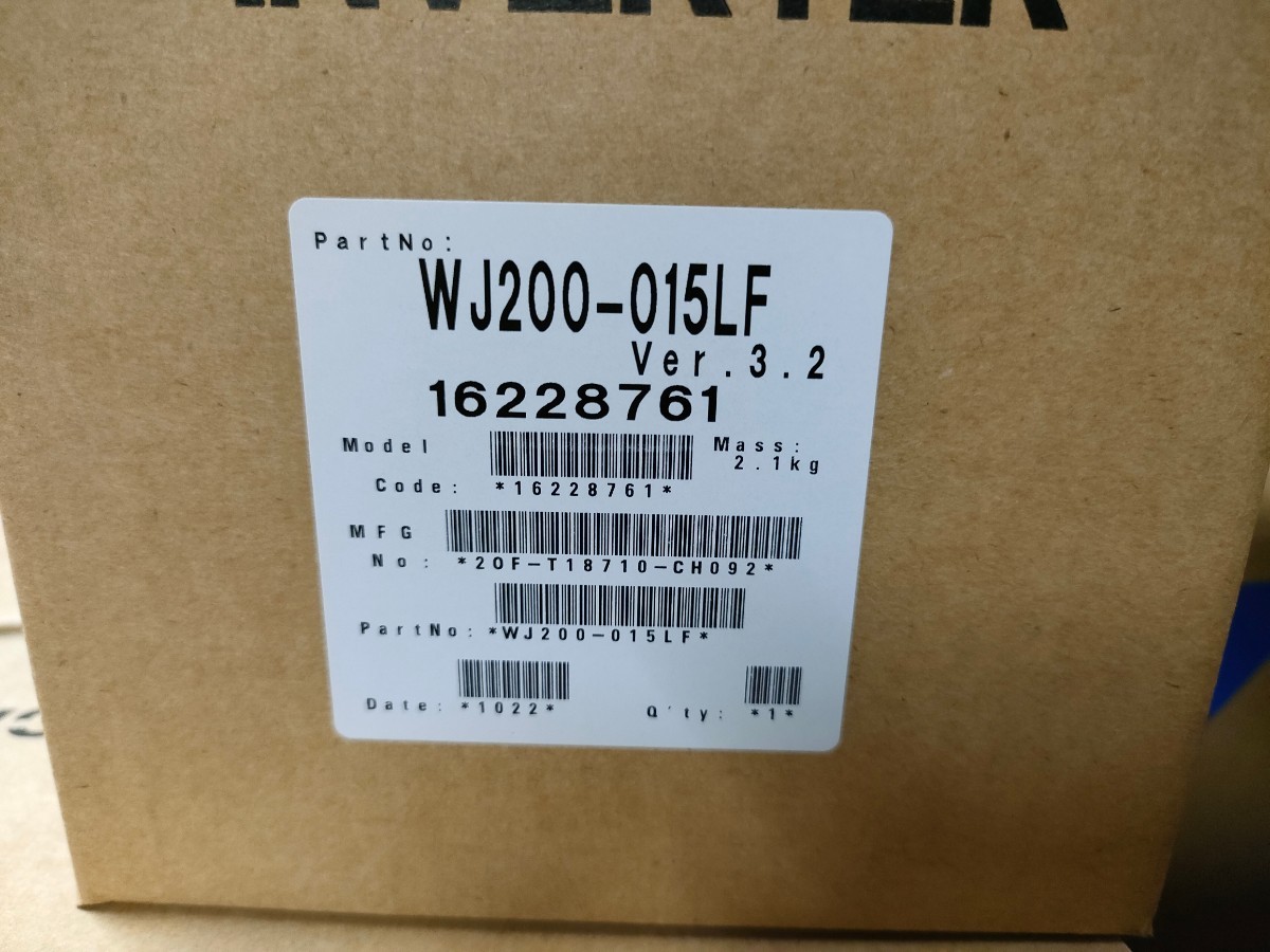ラス1■新品■日立 インバータ WJ200-015LF (三相モーター制御用) WJシリーズ 三相200V 1.5kW インバーター_画像2