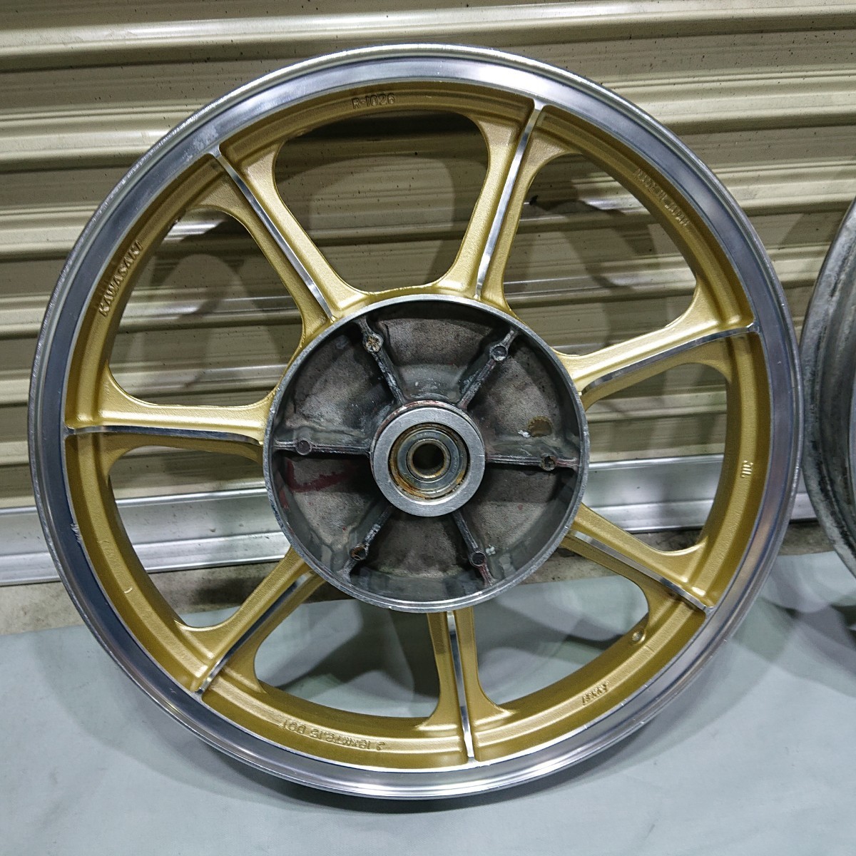 Yahoo!オークション - KZ1000MK2 z1 KZ純正キャストホイール Yahoo!オークション - KZ1000MK2 z1 KZ純正キャストホイール