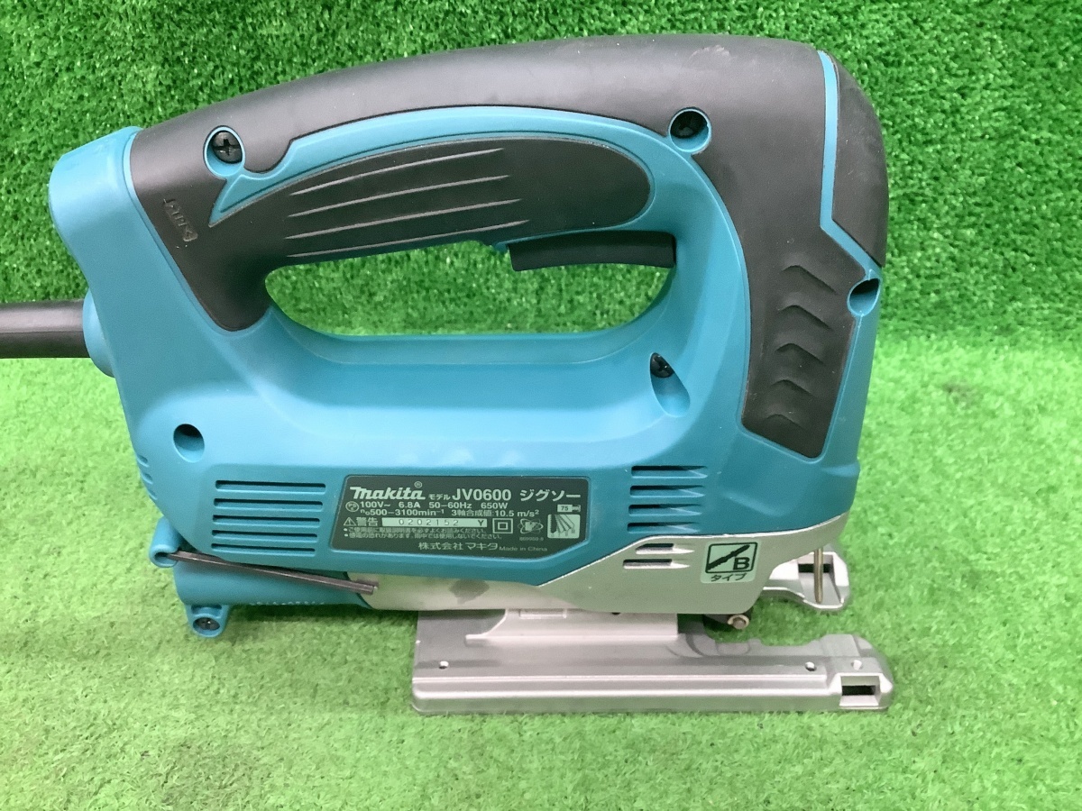 中古品 makita マキタ オービタル付 ジグソー JV0600K 替刃4枚付 ※本体+ケース_画像5