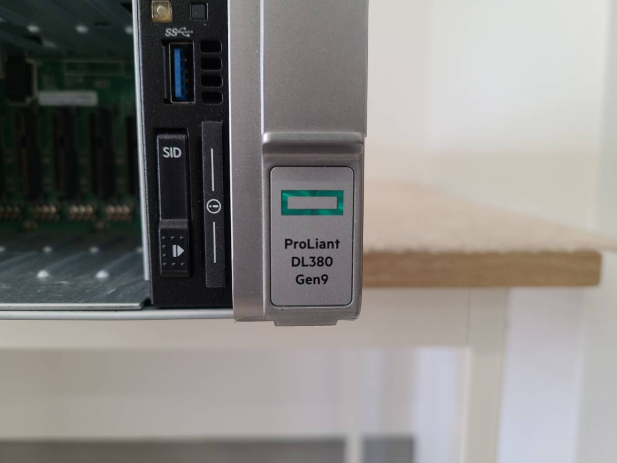 HP ProLiant DL380 Gen9 通電確認済み 本体のみ [002]_画像2