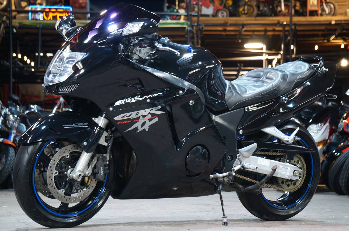 ◆◇配送のみ!!◆◇車検R7年5月!! 逆車!! CBR 1100XX ブラックバード カスタム多数!! 快調な走りです!! 埼玉～関東近県即日自社配送可!!の画像3