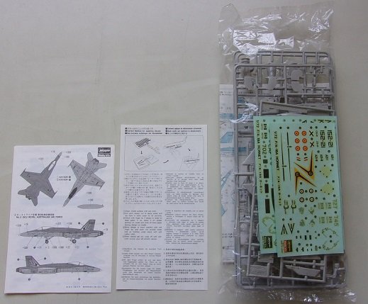 F/A-18A HORNET　マクドネルダグラスF/A-18Aホーネット　函サイズ：縦14.1ｃｍ×横29.9ｃｍ×厚さ5.1ｃｍ　プラモデル_画像3