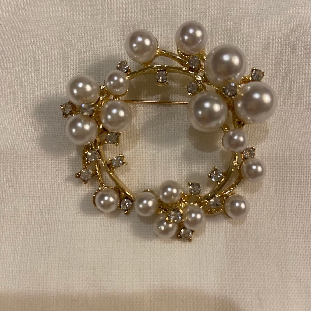 （お値下げ）サークルパール＆ラインストーンブローチ フォーマル Pearl Brooch ブローチピン 