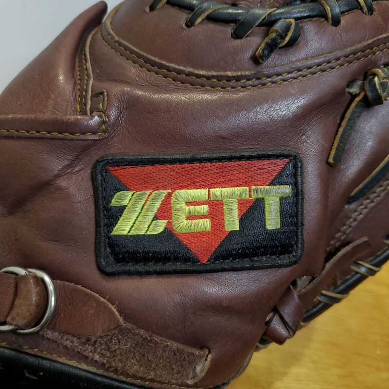 ZETT 古田敦也モデル ステイタスプロZ ゼット 一般用大人サイズ ZETT 古田敦也モデル ステイタスプロZ ゼット 一般用大人サイズ