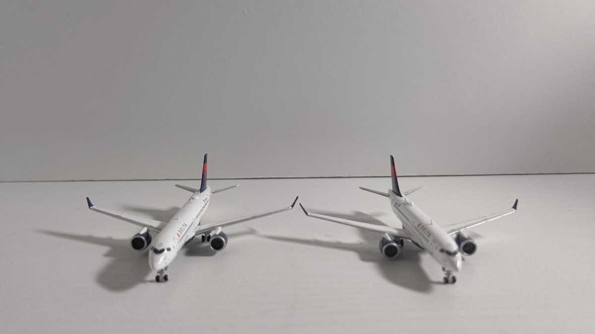 1/400 Gemini Jets ジェミニ ジェッツ DELTA AIRLINES AIRBUS A220-300 / A220-100 旅客機 2機セット_画像5