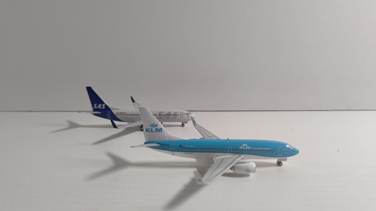 1/400 Gemini Jets ジェミニ ジェッツ KLM Airlines / SAS Scandinabian Airlines / BOEING B737-700 旅客機 2機セット_画像3