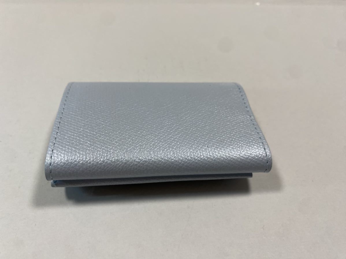 アブラサス　財布　薄い財布　サイフ　グッズ　小さい財布　abrAsus レザー　革　定価16000円程度_画像3