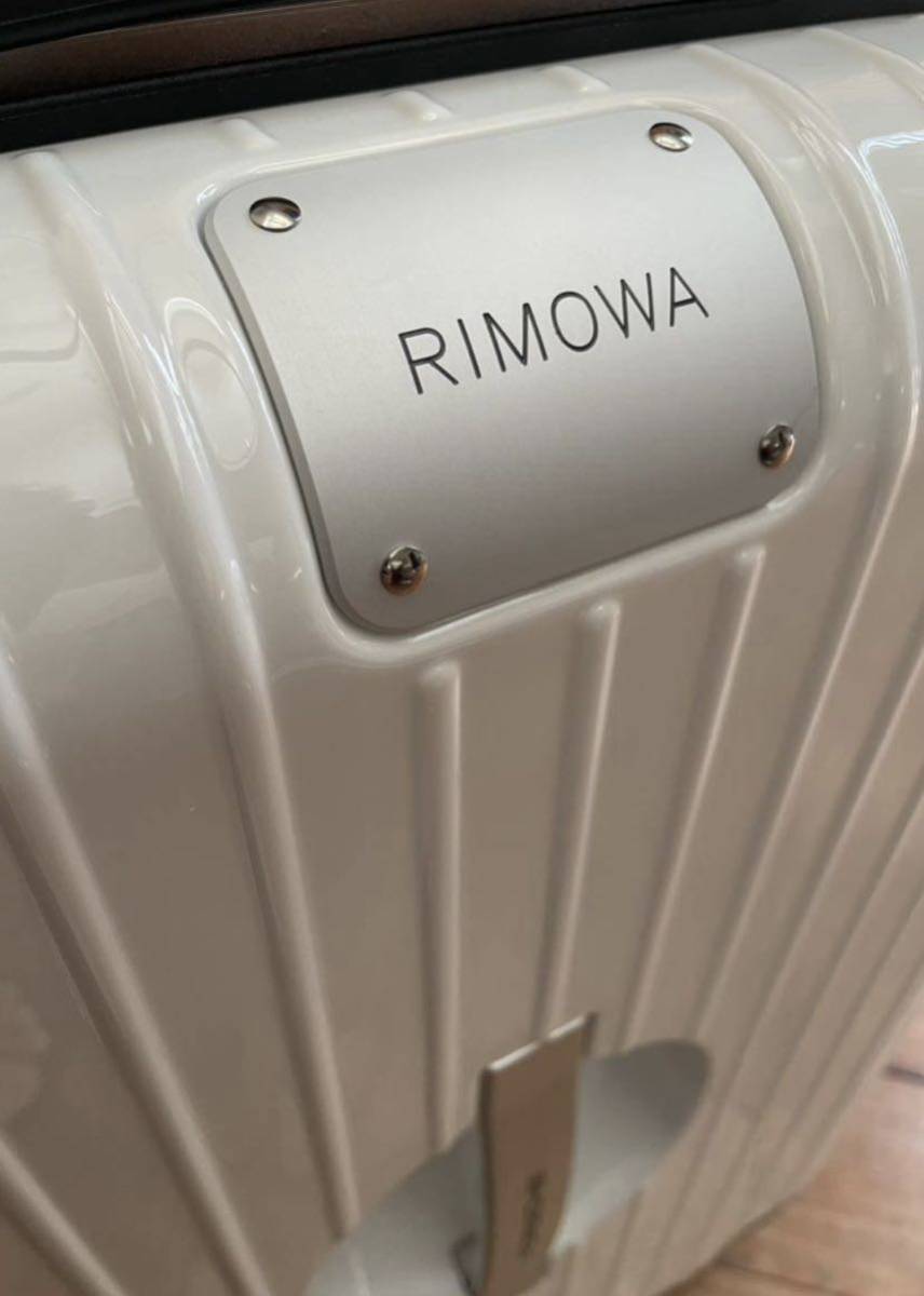 生涯保証！新品未使用★リモワ rimowa ポルシェ　porches スーツケース　白　32★エッセンシャル　essential trunk plus オリジナル_画像4