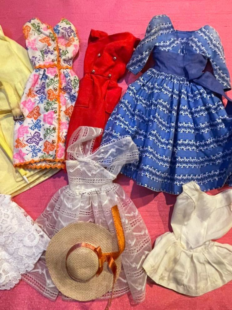 ビンテージ バービー 洋服 Yahoo!オークション - ヴィンテージバービーとお洋服セット