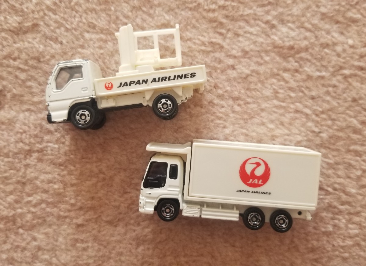 【二個】トミカ いすゞ ISUZU　JAL フードローダー　マーシャラーカー　トラック_画像1