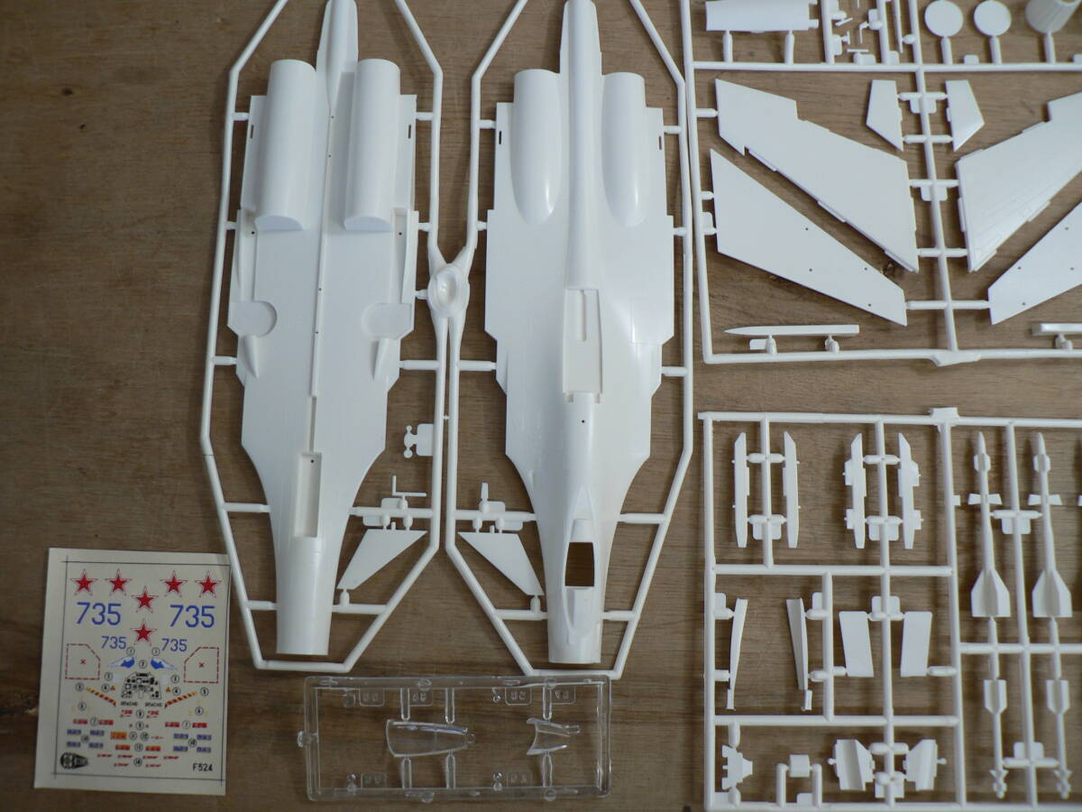 BBP810未組立 プラモデル NAKOTNE ナコトネ 1/72 SU-35 FIGHTER ソ連軍戦闘機 スホーイ35 ラトビア_画像8