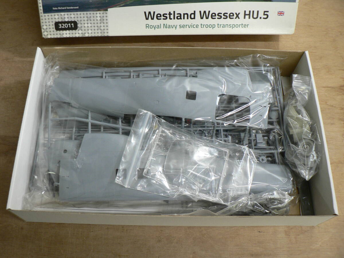 BBP011 未組立 1/32 Fly Westland Wessex Hu.5 英国海軍 ヘリコプター ウェストランド・ウェセックス Hu.5_画像4