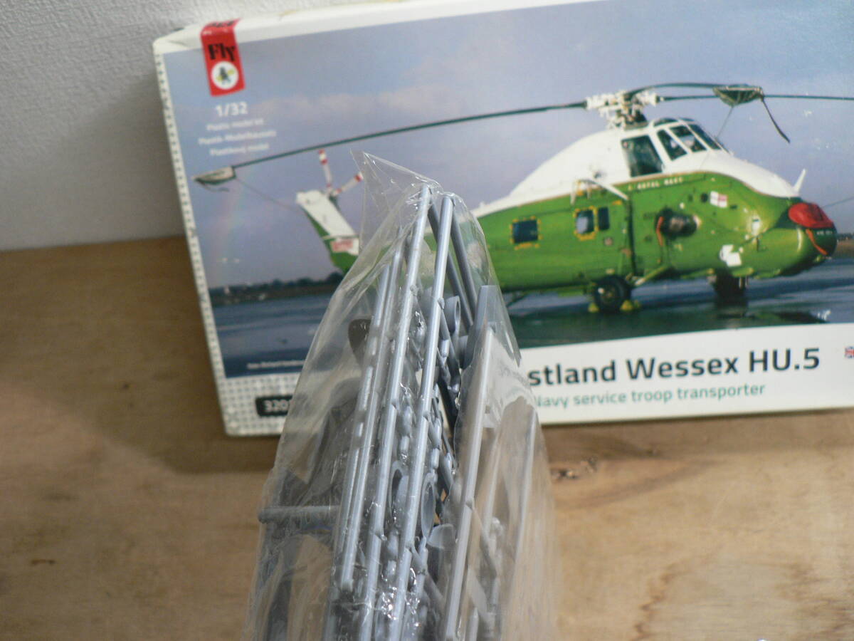 BBP011 未組立 1/32 Fly Westland Wessex Hu.5 英国海軍 ヘリコプター ウェストランド・ウェセックス Hu.5_画像6