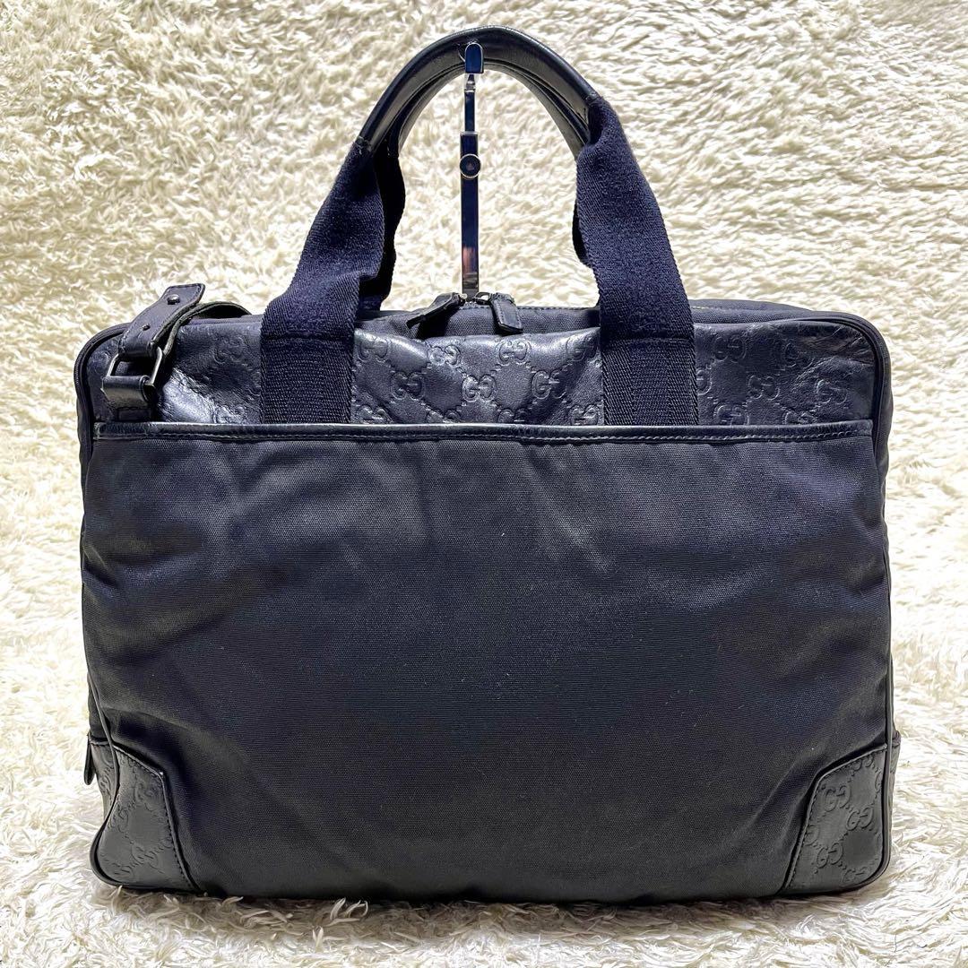 【美品】GUCCI　グッチ 2way ビジネスバッグ　大容量　シマ　レザー　ナイロン　黒　ブラック　A4可　PC収納可　シルバー金具　ロゴ金具_画像2