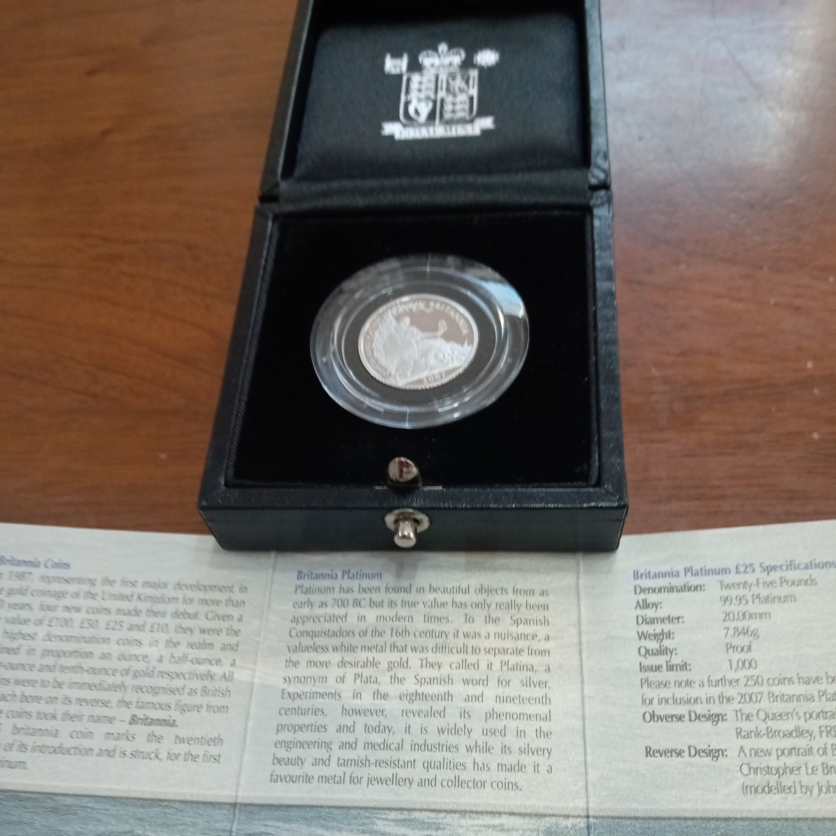 プラチナプルーフコイン　99.95 7.846g ブリタニア　　2007年