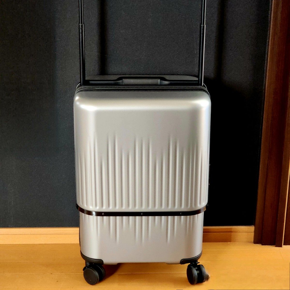 VELO　キャリーケース　 スーツケース　三段階サイズ可変式　3in1 　伸縮式