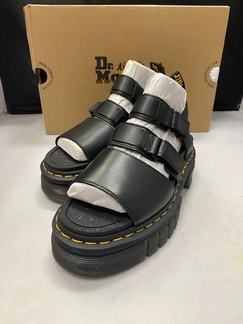 【訳あり新品】Dr.Martens RICKI 3-STRAP SANDAL 27405001 BLACK UK5.0 24.0cm ドクターマーチン 8ホール リッキー ブラックの画像1