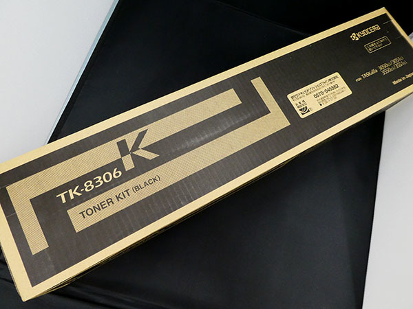 京セラ　純正トナー　TK-8306K　新品未開封　ブラック　TASKalfa 3050ci/3051ci/3550ci/3551ci 用_画像1