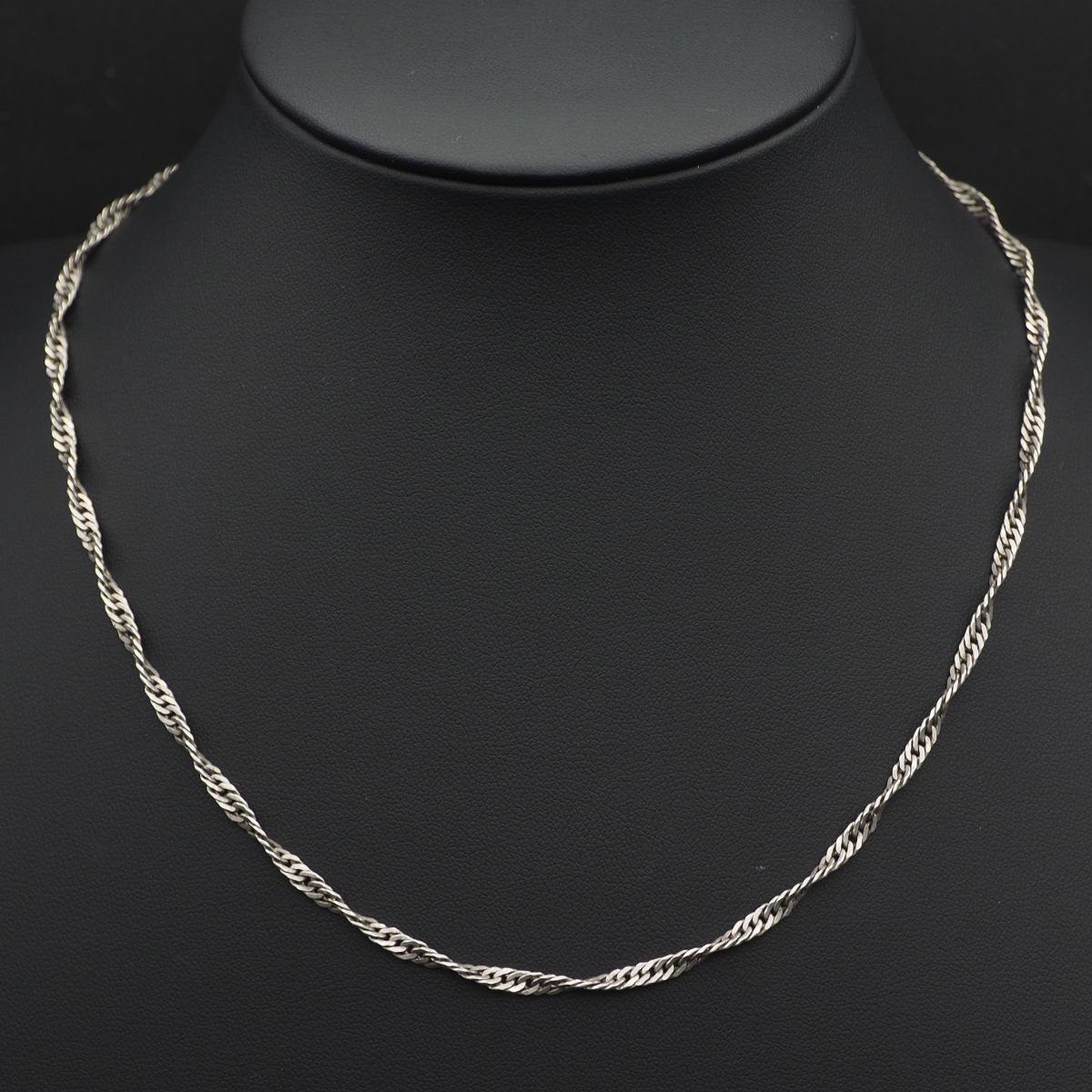 M251 AVON エイボン STERLING SILVER925刻印 ネックレス スクリューチェーン デザイン シルバー_画像1