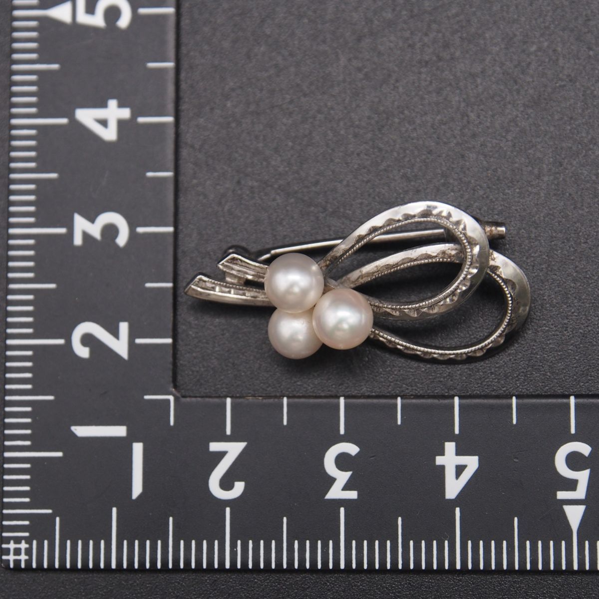 M550 MIKIMOTO ミキモト あこや真珠 5mm3珠 パール S刻印 ブローチ