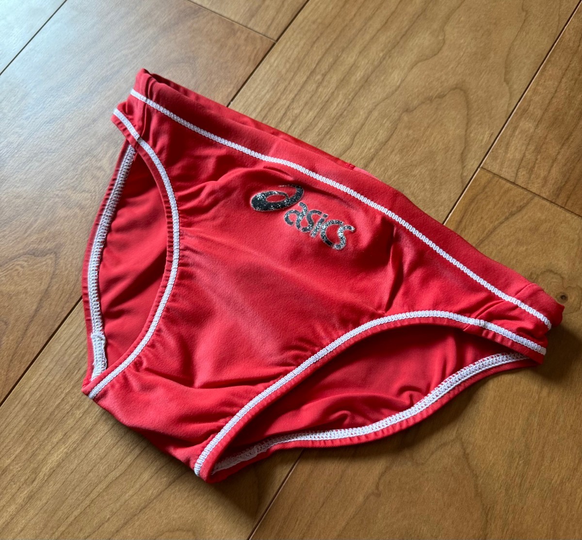 【美品】asics / 水がはじけるP2 / レッド / Sサイズ / 光沢 / ライフセーバー ライフガード / 競パン 競泳水着 Vパン　スプラッシャー_画像7