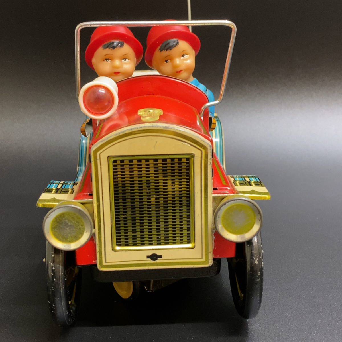 【動作品】当時物 ブリキ 玩具 消防車 頭部はソフビ クラシックカー 赤 昭和 レトロ 電池駆動 難あり ミニカーの画像3