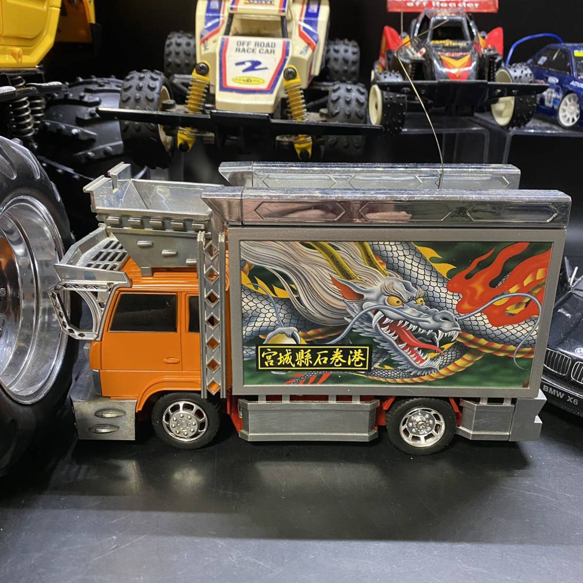 【現状品】ラジコン まとめ 9台 ハマーH2 全長45センチ フェラーリ オフロード バギー デコトラ 戦車 RC 動作確認 未チェック 当時物 車_画像8