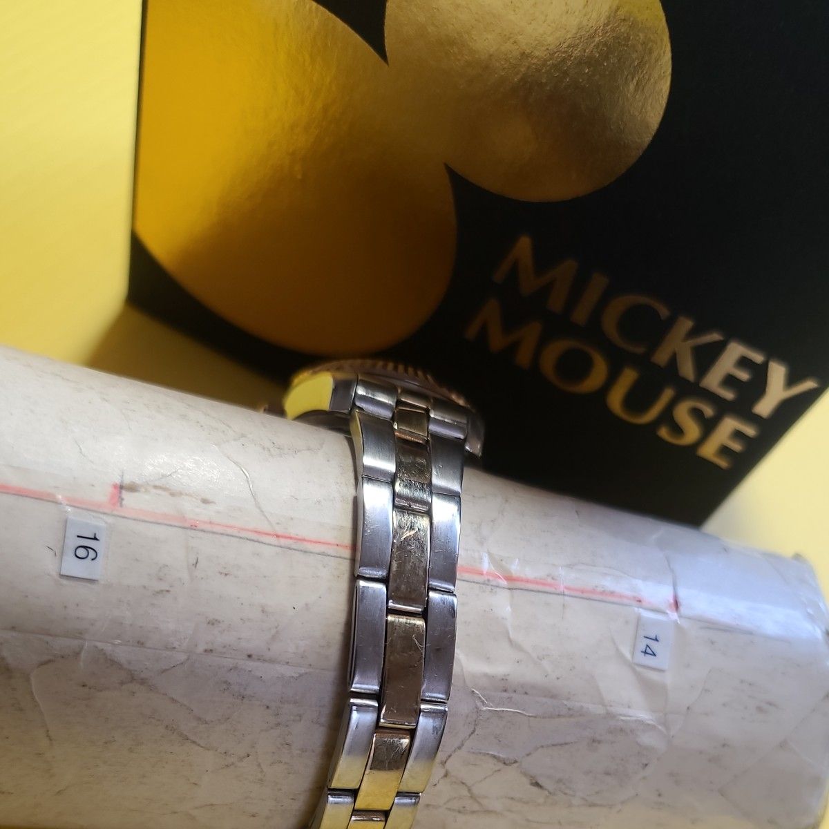 Disney Minnie Mouse ギザギザ クォーツ レディース腕時計 ミニーマウス シルバーゴールド！