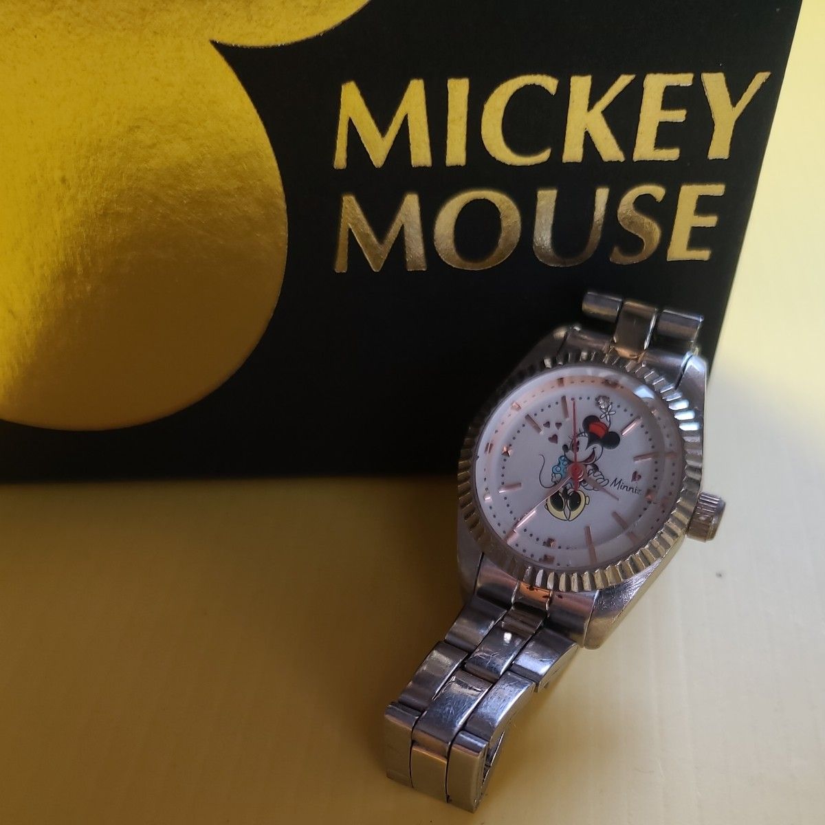 Disney Minnie Mouse ギザギザ クォーツ  ミニーマウス レディース腕時計