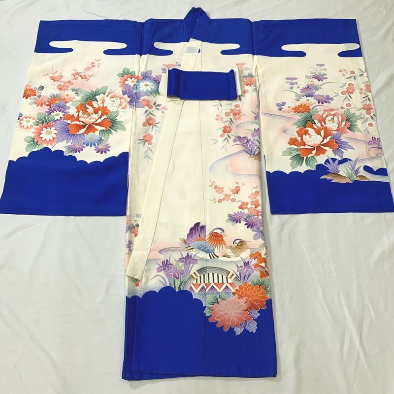 * кимоно March *.. три . женщина . праздник . надеты кимоно производство надеты .. надеты "Семь, пять, три" тоже .. цветок документ синий * состояние хороший 402ax73