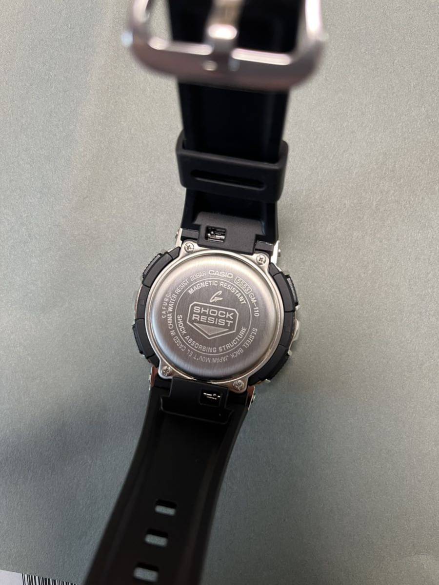 新品 CASIO G-SHOCK カシオ ジーショック GM-110-1AJF 腕時計 クォーツ デジタル Metal Covered シルバー アナログ カレンダー メタル_画像3