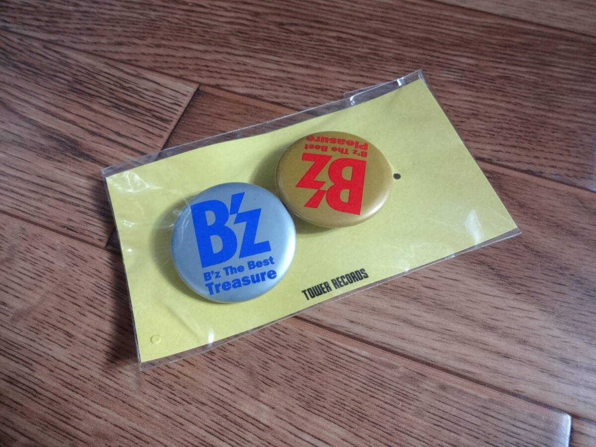 B'z 缶バッジ タワーレコード限定 treasure pleasure best　非売品_画像1