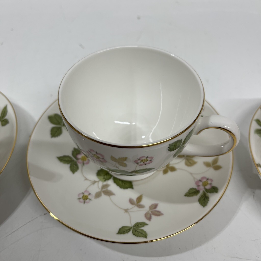 美品 ウェッジウッド 3点 Wedgwood 英国製 ワイルドストロベリー ティーカップ コーヒーカップ カップ＆ソーサー 畠D0208-16_画像3