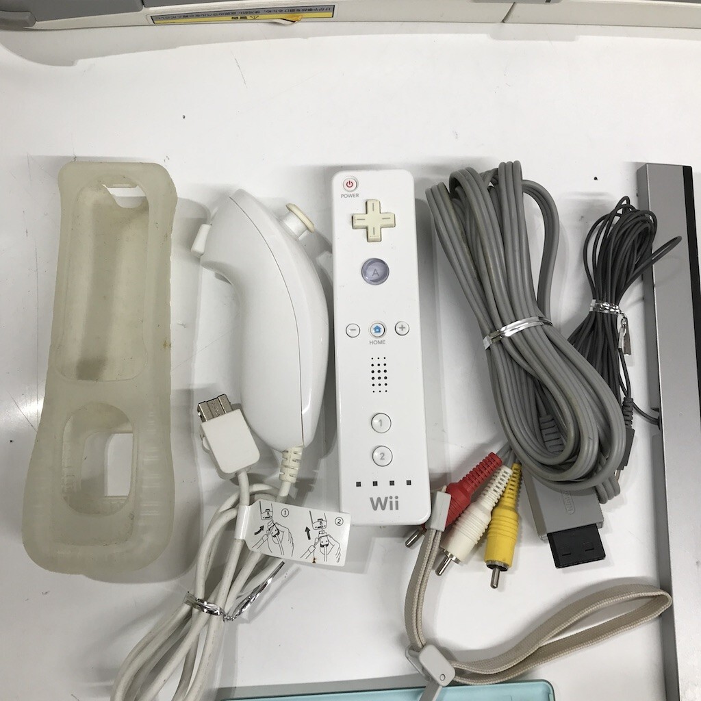 任天堂 Wii RVL-001 本体 リモコン ハンドル ヌンチャク バランスWiiボード RVL-021DS Lite まとめてセット 角D0209-14の画像5