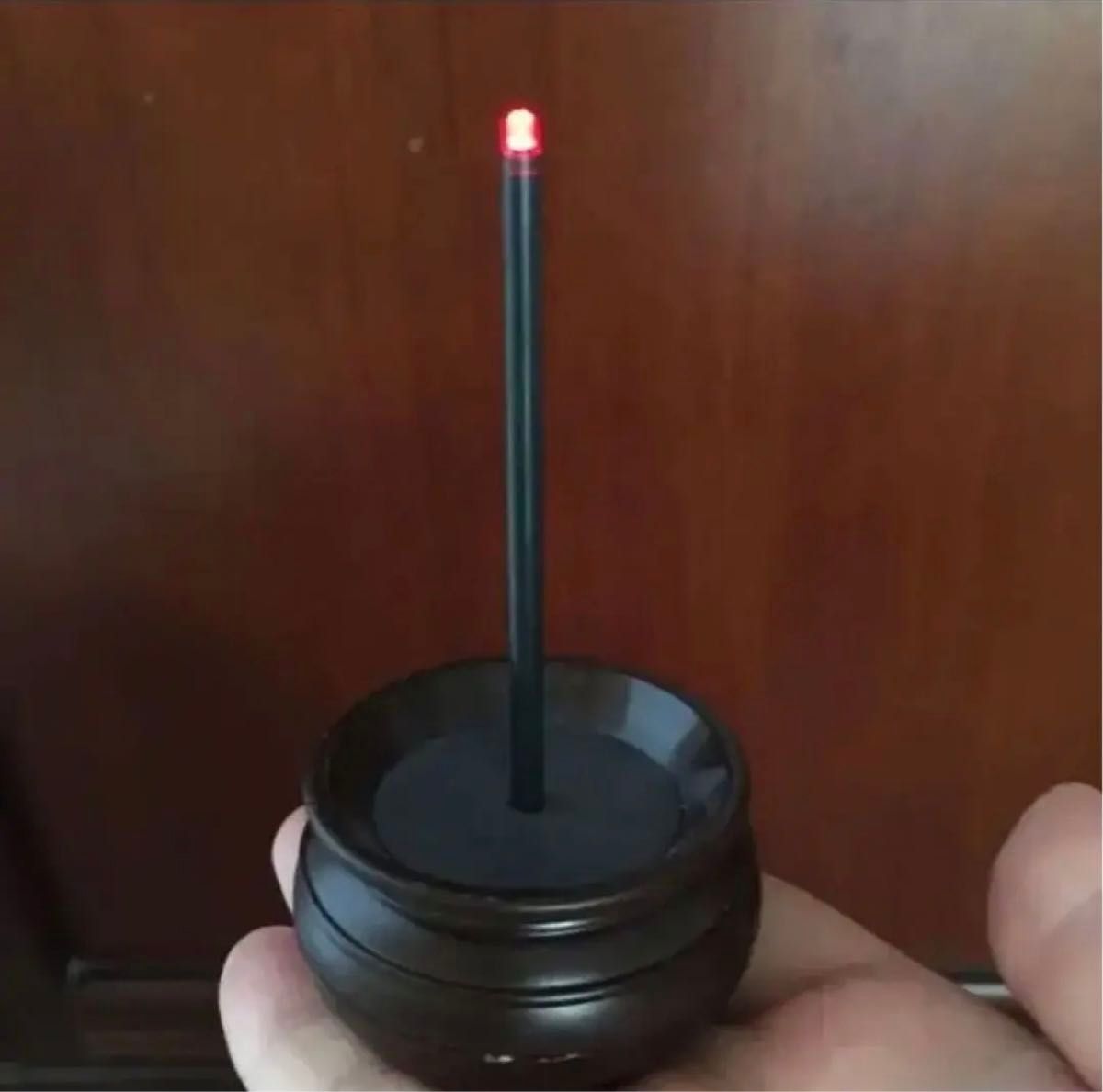 新品　仏壇　揺らぐ炎　電池式　LED 仏具ろうそく2本 ＆LED線香1個 燭台付き コードレス   