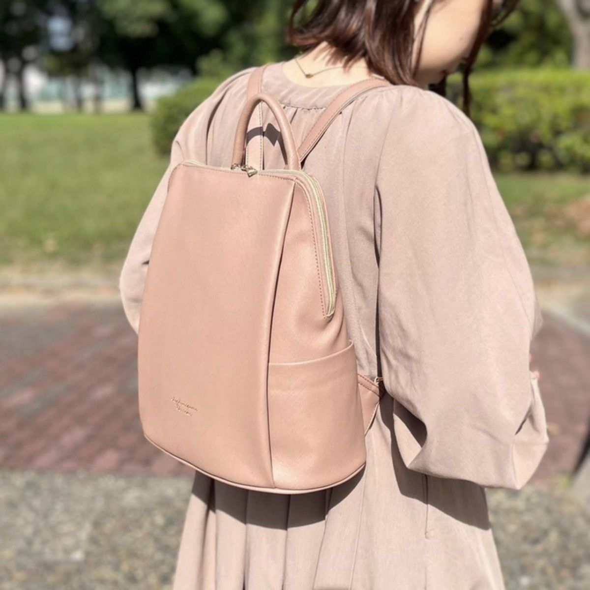 リュック　バックパック　シンプル　2wayリュック　通勤通学　ピンク　ポケットいっぱい　合成皮革　マザーズバッグ