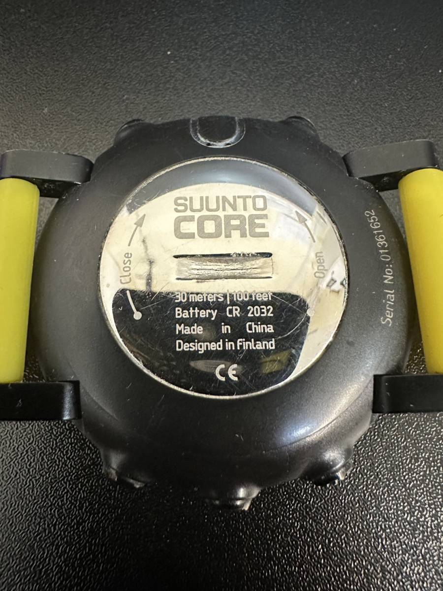 SUUNTO CORE LIME CRUSH デジタル 腕時計 高度計 黒/黄 イエロー スント コア クラッシュ 温度計 気圧計 登山 ウォッチ 不動_画像3