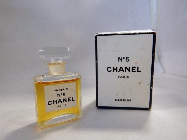 ★ CHANEL シャネル PARIS N°5 No.5 7ml パルファム フレグランス 残量ほぼ満量 フランス製 元箱付き 香水 ★_画像1