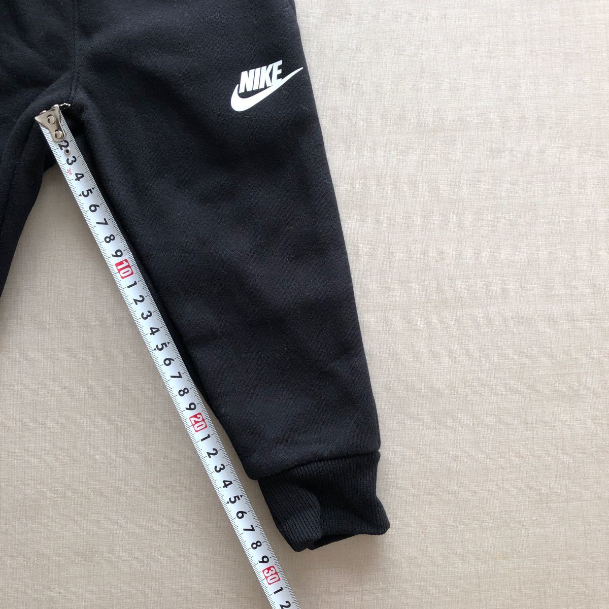 新品・未使用　NIKE 子供 スウェットパンツ ◆ 90 ◆ FV5738 ナイキ_画像2