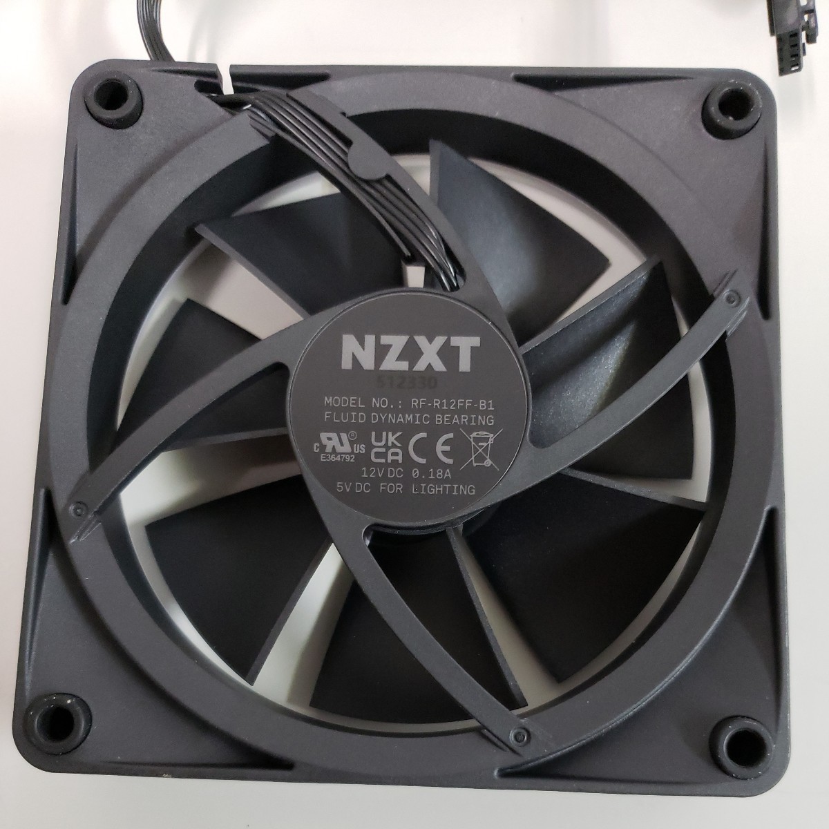 602y0712★Nzxt F120 RGB Triple Pack Computer Case Fan 12 CM Black 3 PC (S) RF-R12TF-B1の画像3